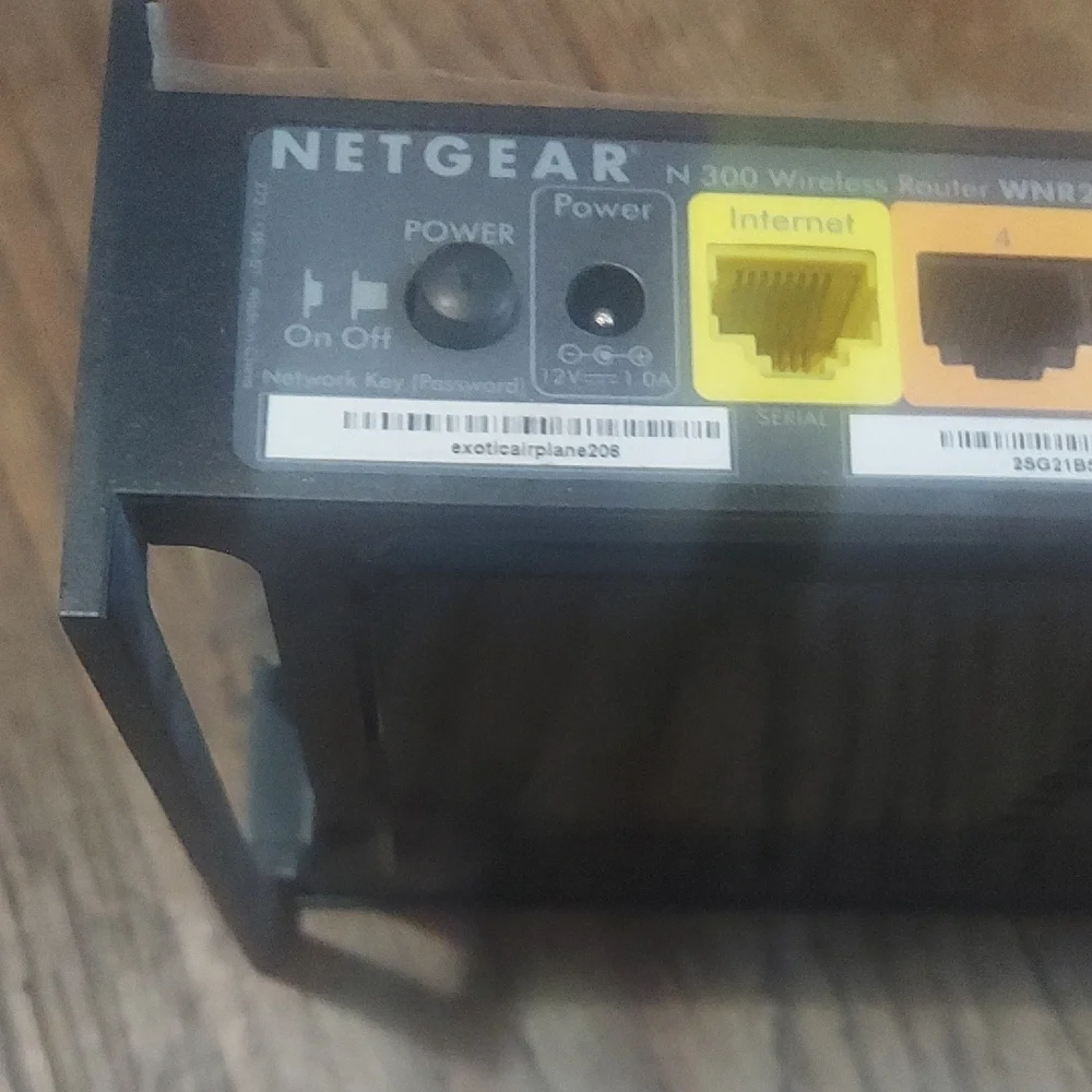 5 For $10 M&M Netgear Black Wireless Router - Picture 13 of 13
